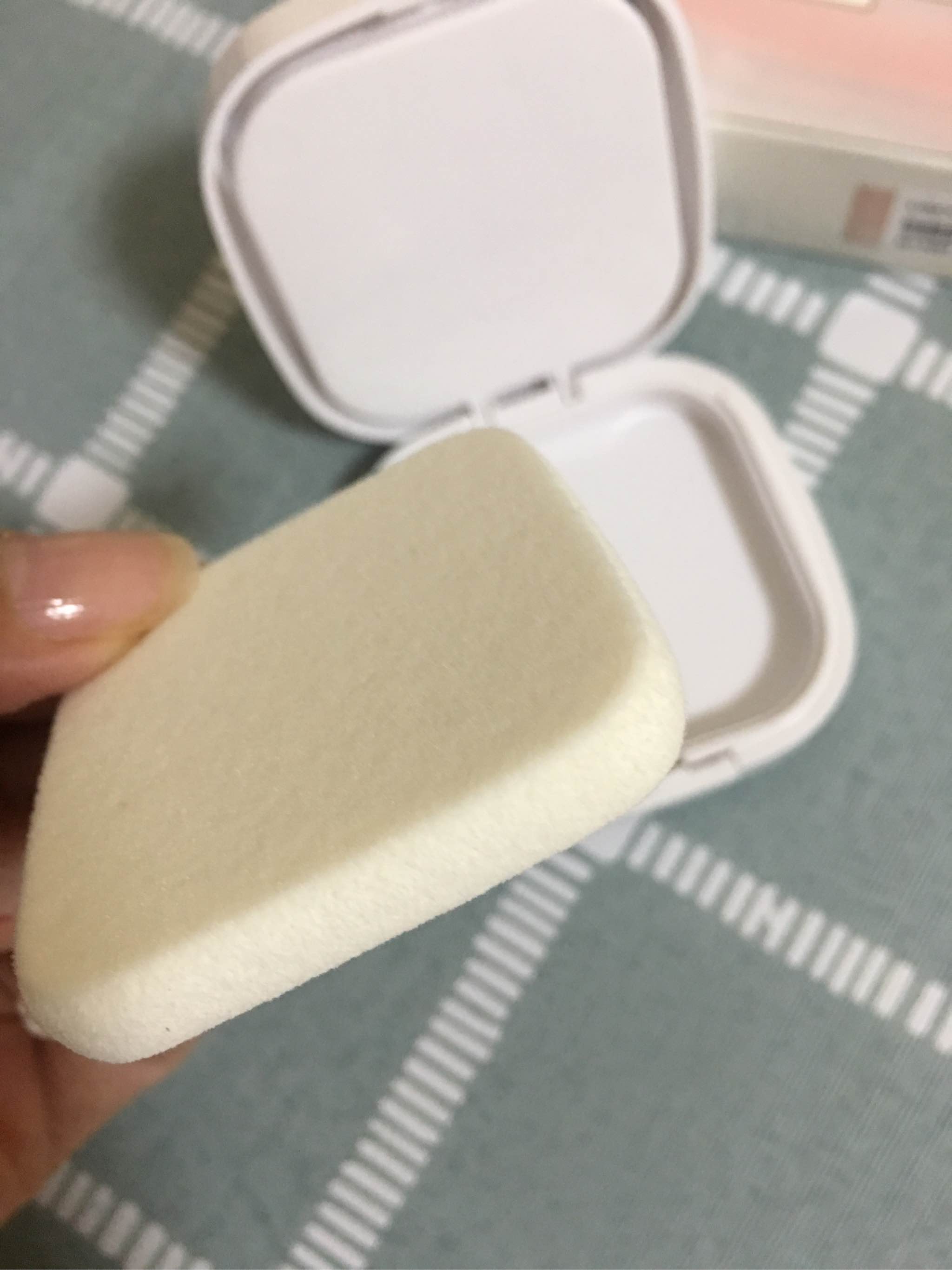悠姿很牛的定妆云母粉饼怎么样,它的价格贵不贵,第11张 悠姿很牛的定妆云母粉饼怎么样,它的价格贵不贵,第11张
