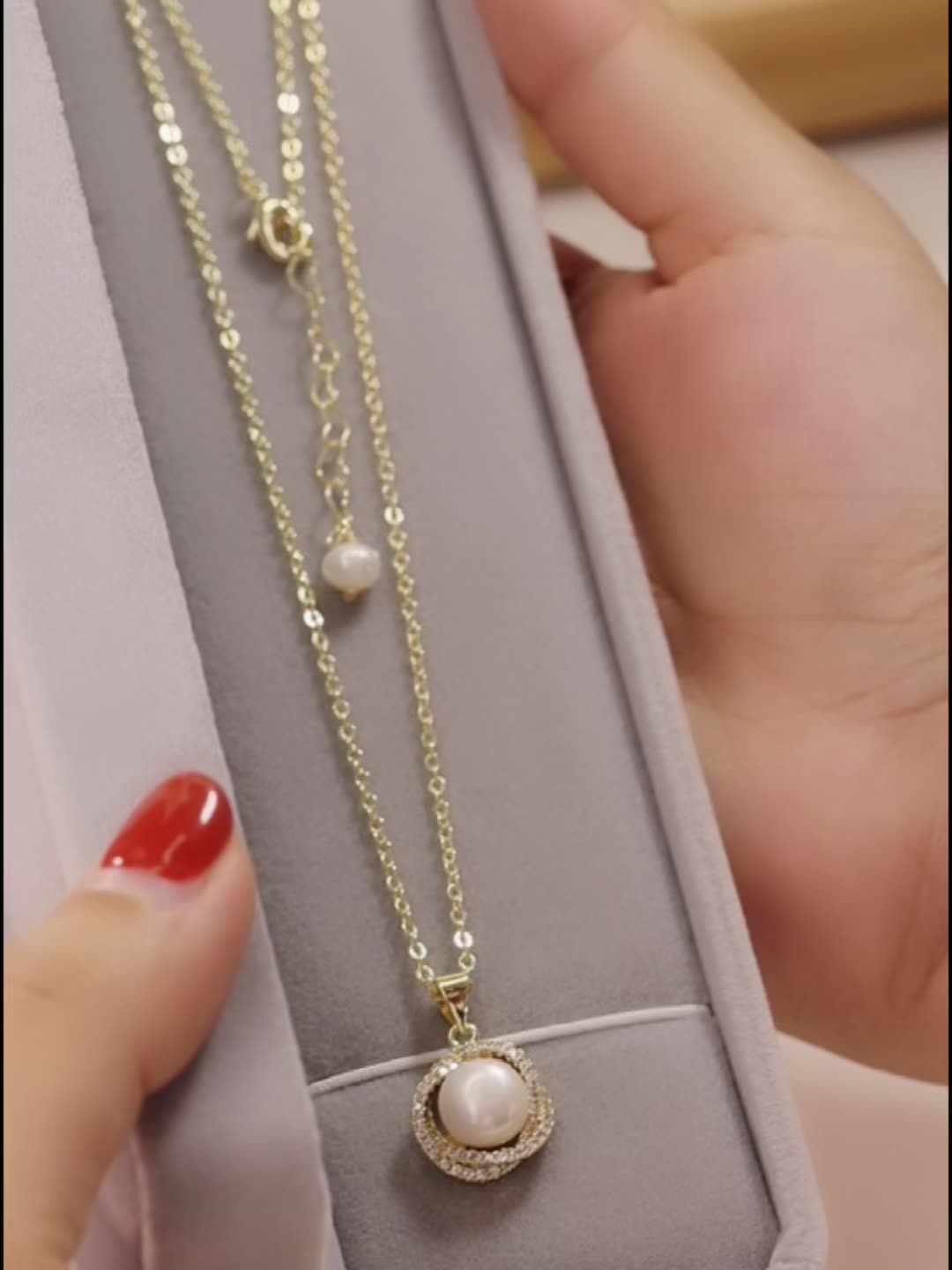 戴对珍珠项链、小脸功可立马有✨