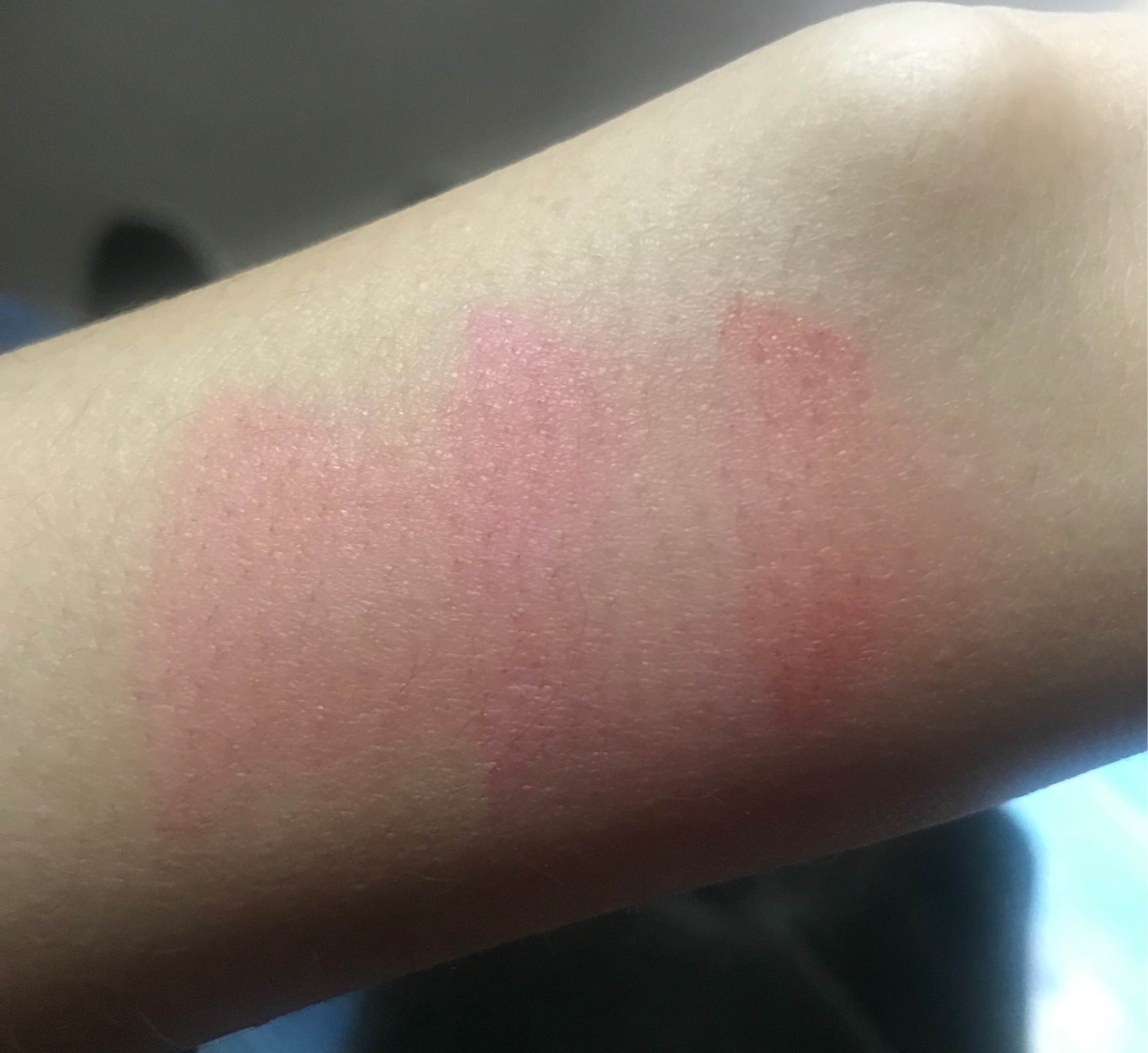 玫瑰纯露味道的口红 SCZUE色彩主义三色口红试色_in榜 玫瑰纯露味道的口红 SCZUE色彩主义三色口红试色