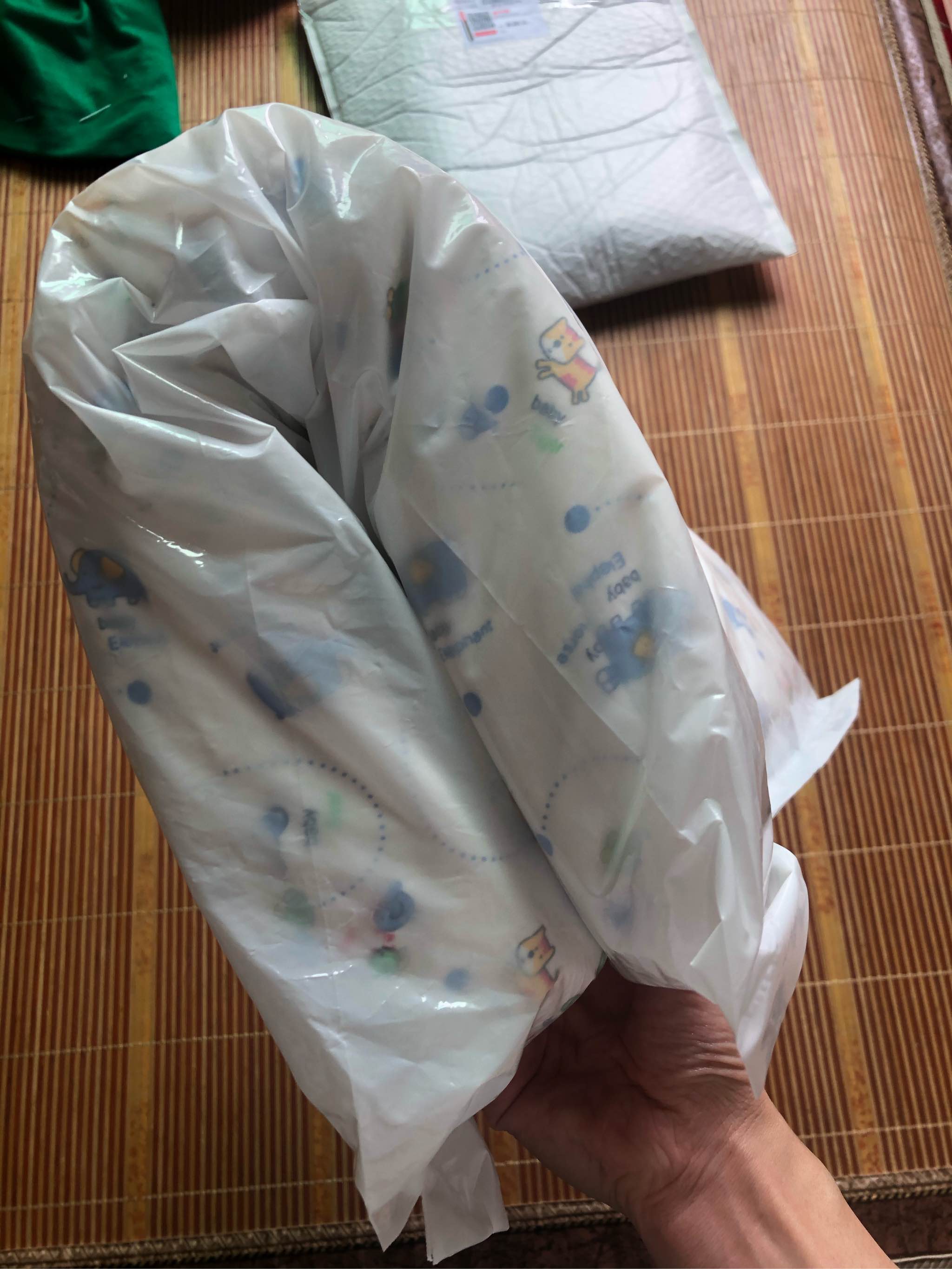 特拉雷婴幼儿1-6岁乳胶枕好用吗？怎么样？多少钱，使用效果揭秘。_搜券