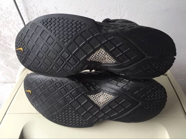 二手正品 zk3 科比三代黑曼巴 46码 元年收藏好鞋