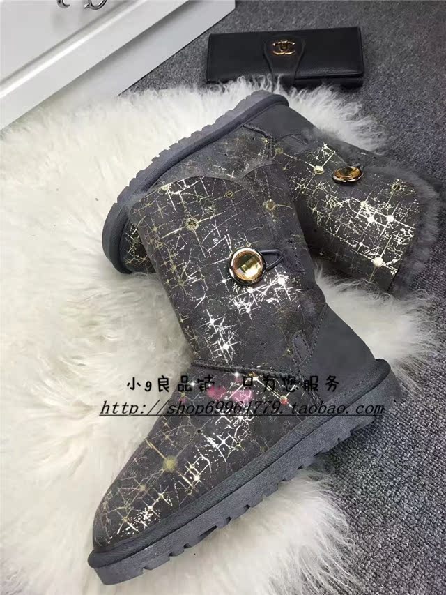 gucci包經典款價格 冬新款 5803經典款一粒扣羊皮毛一體加厚防滑雪地靴 女中筒靴栗色 gucci包包價格