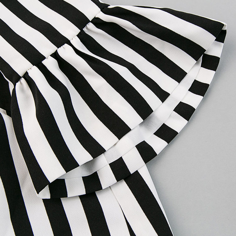 Lagogo/拉谷谷2015夏季新品经典黑白条纹喇叭袖上衣EBA612G917