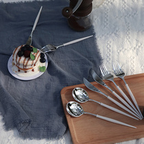 Disposable plastic knife and fork spoon long handle environmentally friendly high-end dessert cake tableware picnic set with pendulum props