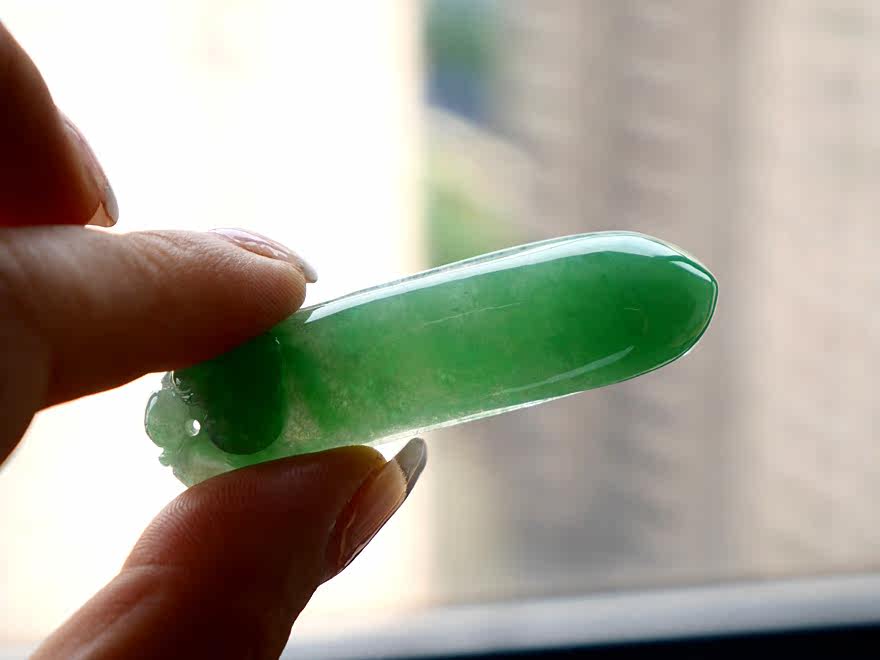 老坑糯种阳绿饱满福瓜挂件15.42克