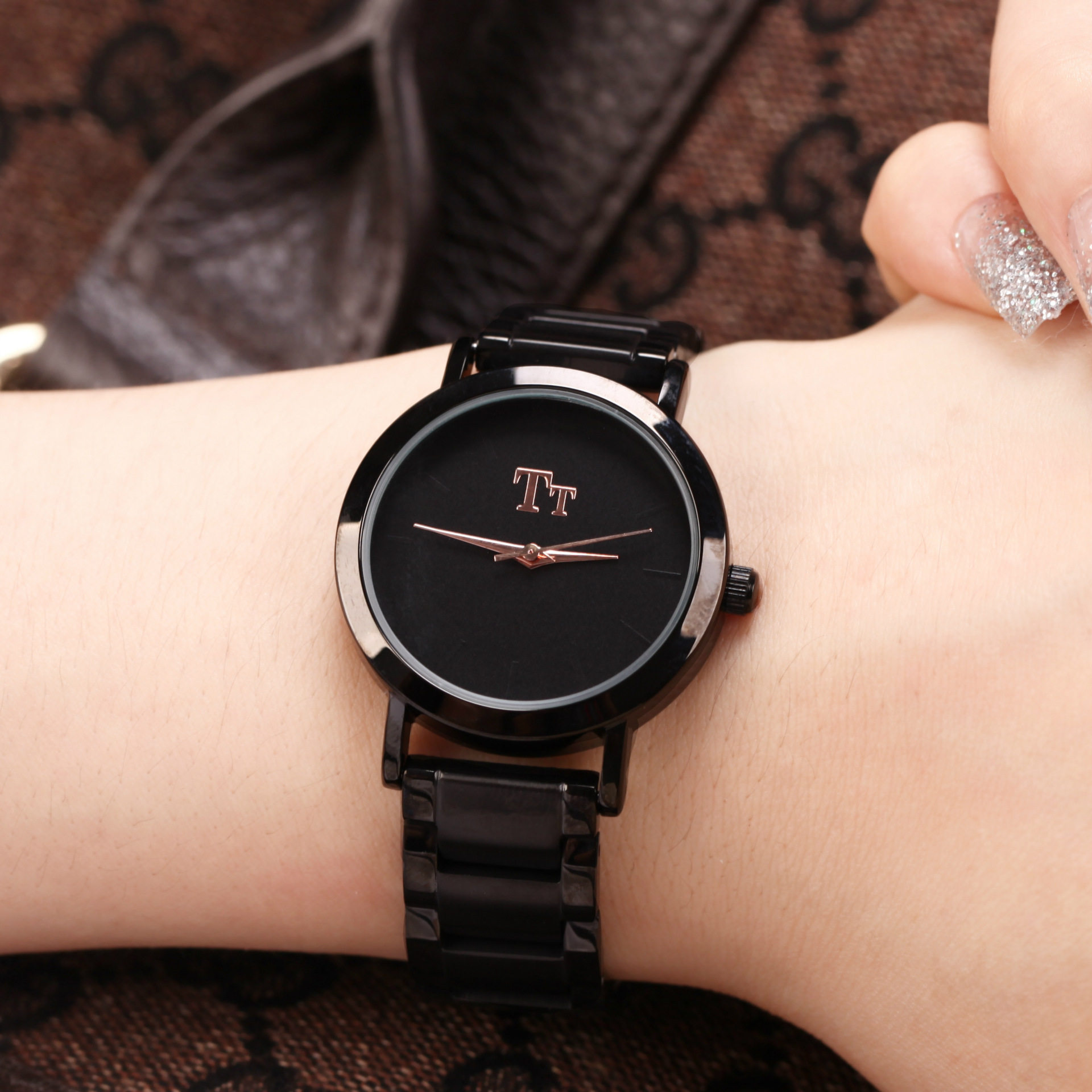 韩国正品tt时尚腕表小表盘个性时装表 潮流女士手表黑色钢带女表_7折