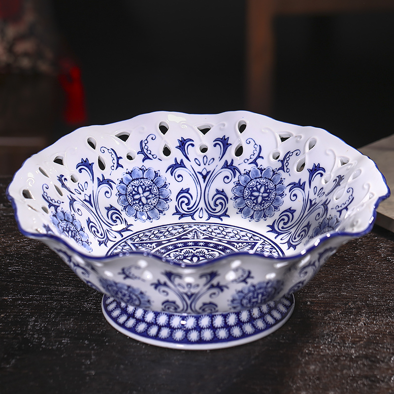 Jingdezhen blue and white ceramics hollow - out fruit bowl dried fruit snack plate of new Chinese style classical furnishing articles large living room