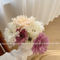 ins Korea hipster holding flower simulation gerbera decoration flower room ornaments home bouquet restaurant pendulum