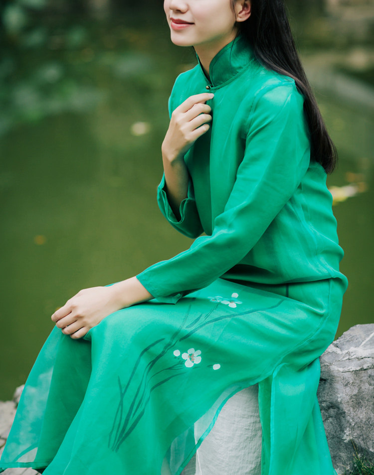 绿拂唯美国风改良翠绿色欧根纱长款高领长袖旗袍日常中式伴娘礼服