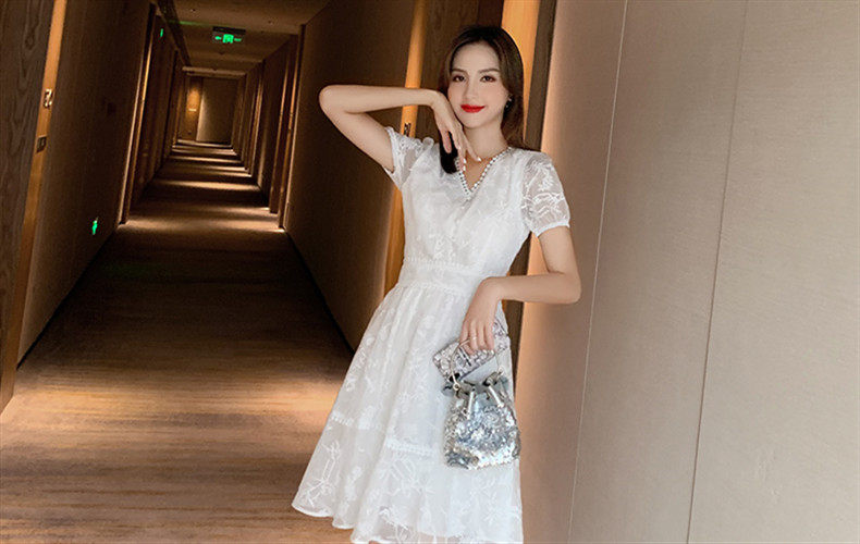 仙女气十足衣多宝新品连衣裙上市