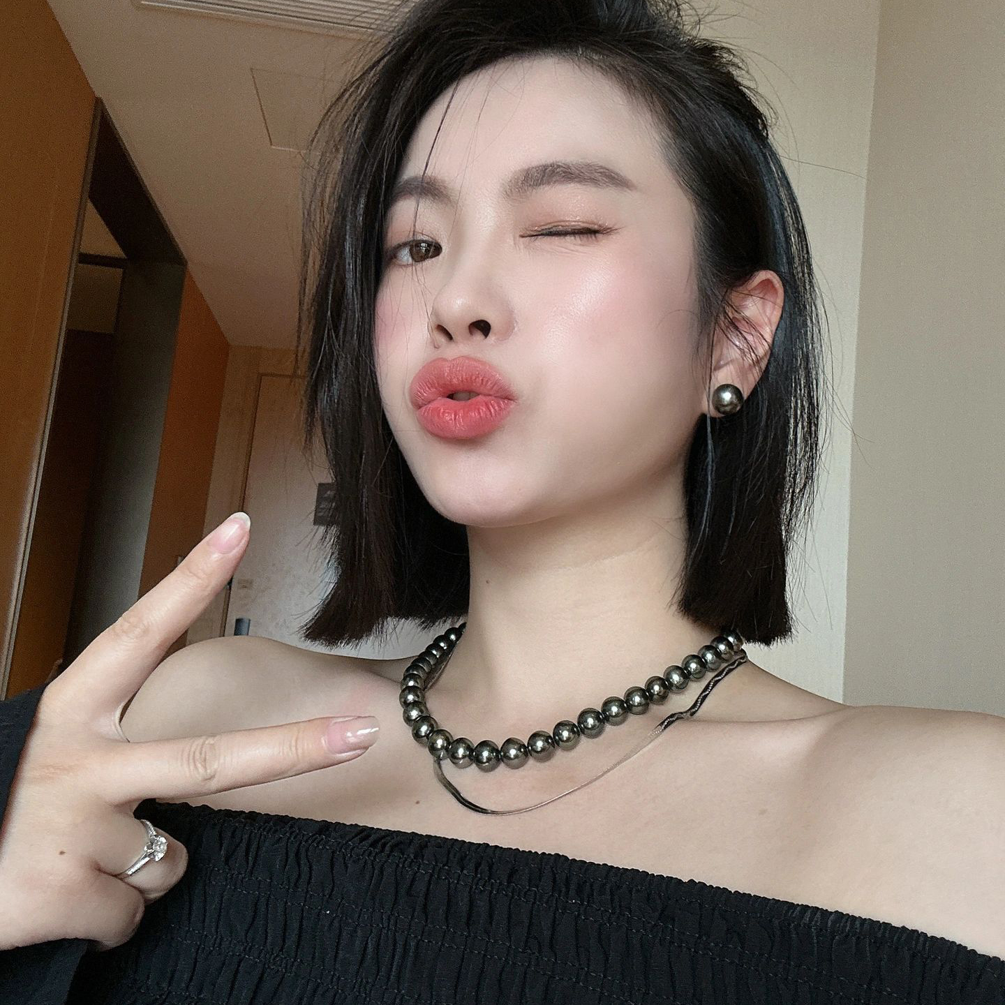 倪妮博主fever同款极光大溪地人造黑珍珠项链女小众高级感毛衣链