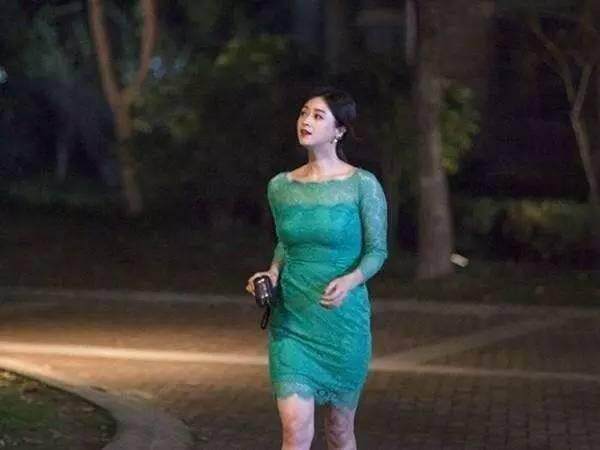 可能很多姑娘是有着虎背熊腰的烦恼, 别说是普通人了, 就连明星也不