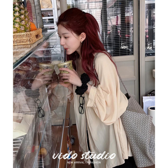 Zhao Lusi same French V-neck long-sleeved shirt for women with gentle temperament, high-end drape and sun protection top thin shirt
Zhao Lusi same French V-neck long-sleeved shirt for women with gentle temperament, high-end drape and sun protection top thin shirt