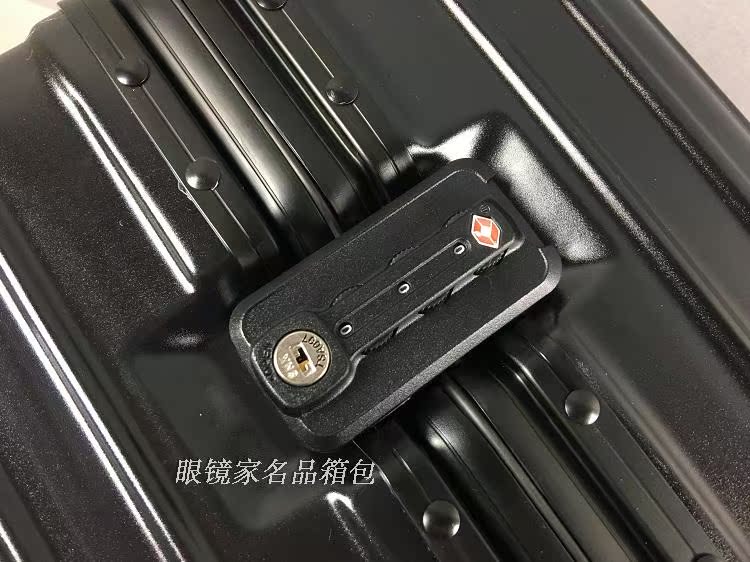 男士包比coach好一檔 非常好貨 高檔鋁框箱海關鎖萬向輪行李箱磨砂面托運旅行箱拉桿箱 coach