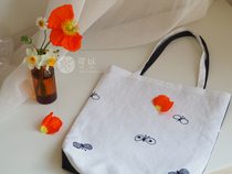 (small island hand in hand) (choucho) minaperhonen all Kawamaki Butterfly carrying bag toast bag