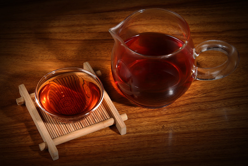 杨聘号 2010年云南普洱茶熟茶迷你小沱茶四年陈 铁罐装200克