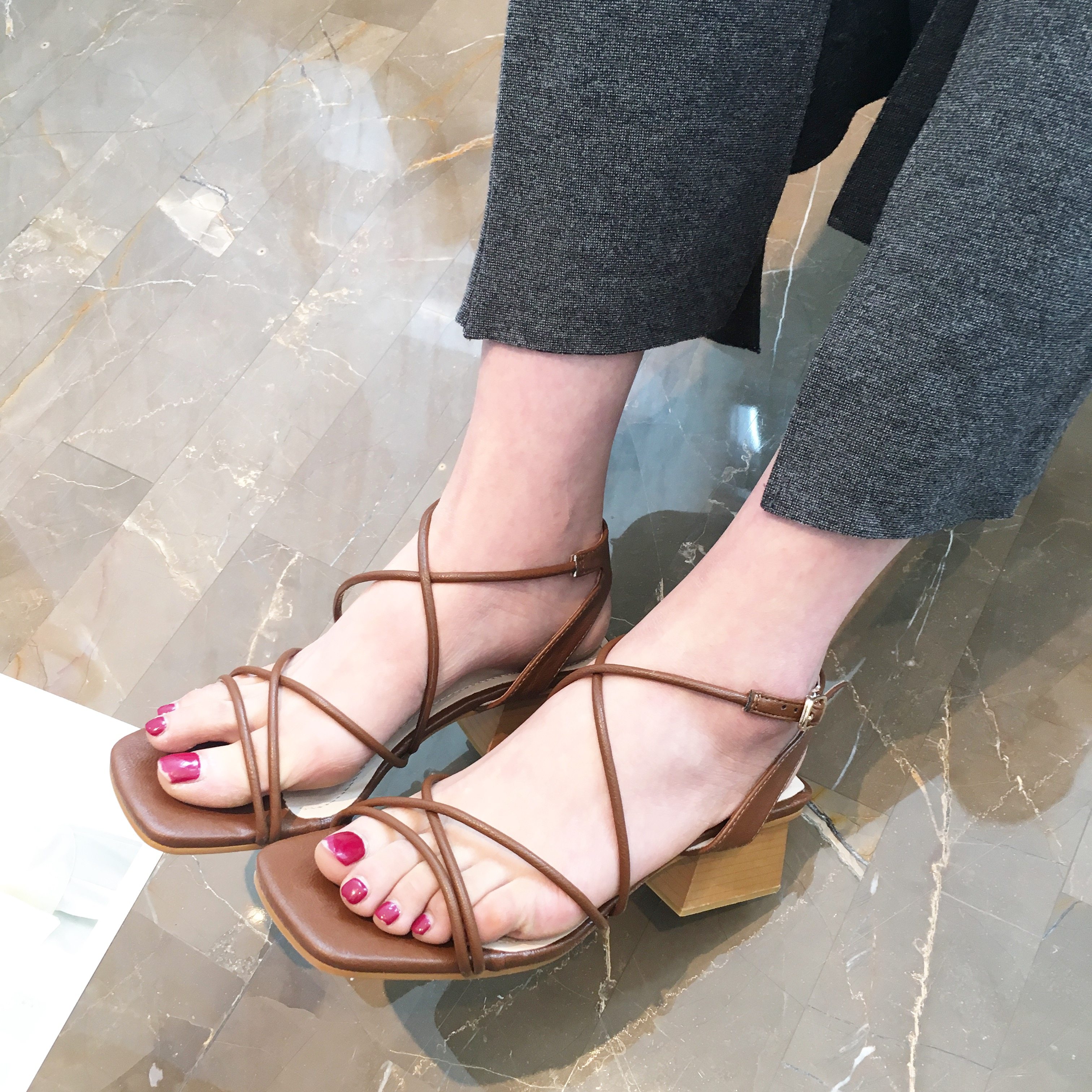 凉爽合脚的露趾凉鞋何处觅?在这里!