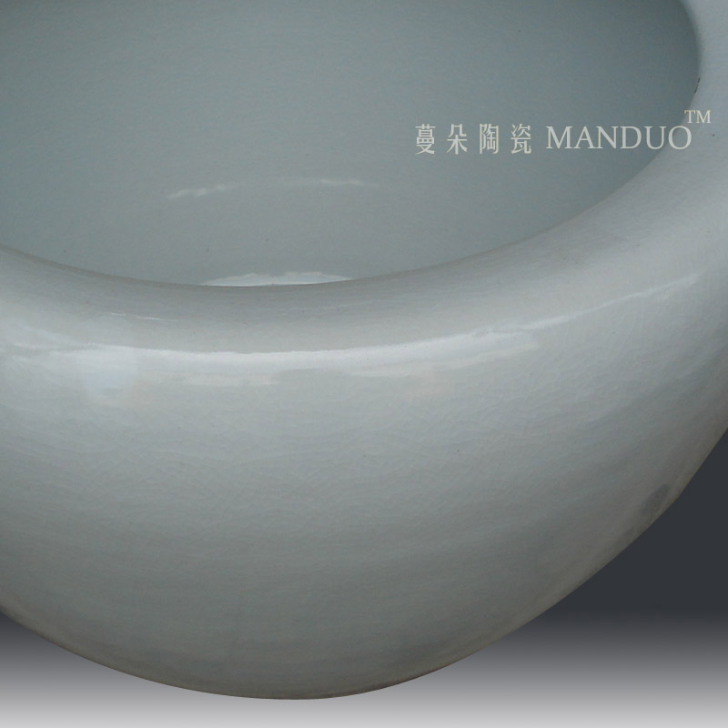 Jingdezhen white open crack glaze ceramic cylinder elder brother up with porcelain, white fish painting porcelain cylinder