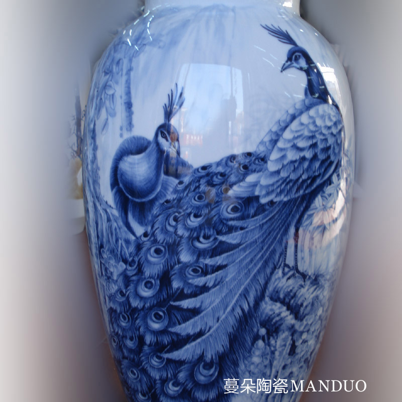 Jingdezhen hand - made around 50 cm high full blue and white peacock vase cranes gift display elegant high - grade flowers