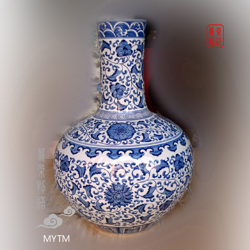 Pure hand - made porcelain of jingdezhen bound lotus flower dragon playing bead celestial imitation porcelain vase qianlong porcelain vase