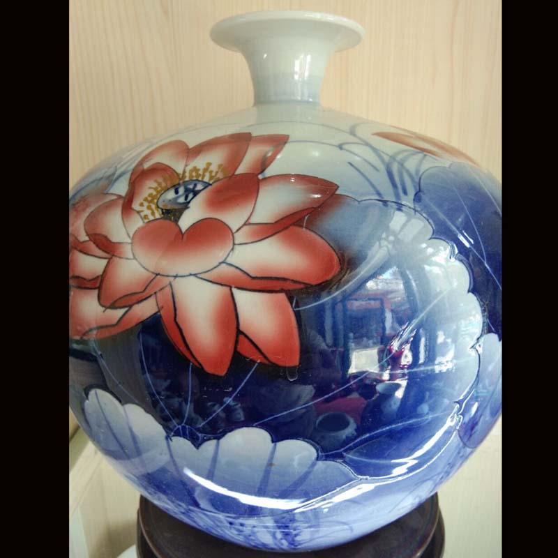 Jingdezhen porcelain hand - made lotus flower vase fashionable sitting room elegant crafts ceramics display cabinet