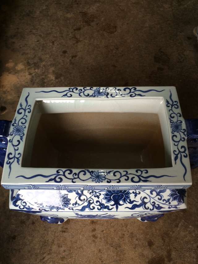 Jingdezhen hand - made blue large temple gods plugged ding xiang xiang furnace buddhist temple worship square porcelain pot furnishing articles