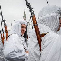 Russian snow cover dress camouflaged pure white with cashier bag of Russian military memes