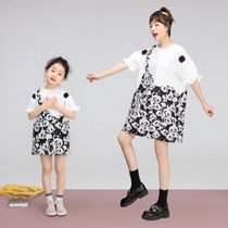 Parent-child outfit girls black and white stitching cartoon panda dress 2021 summer new loose round neck childrens skirt
