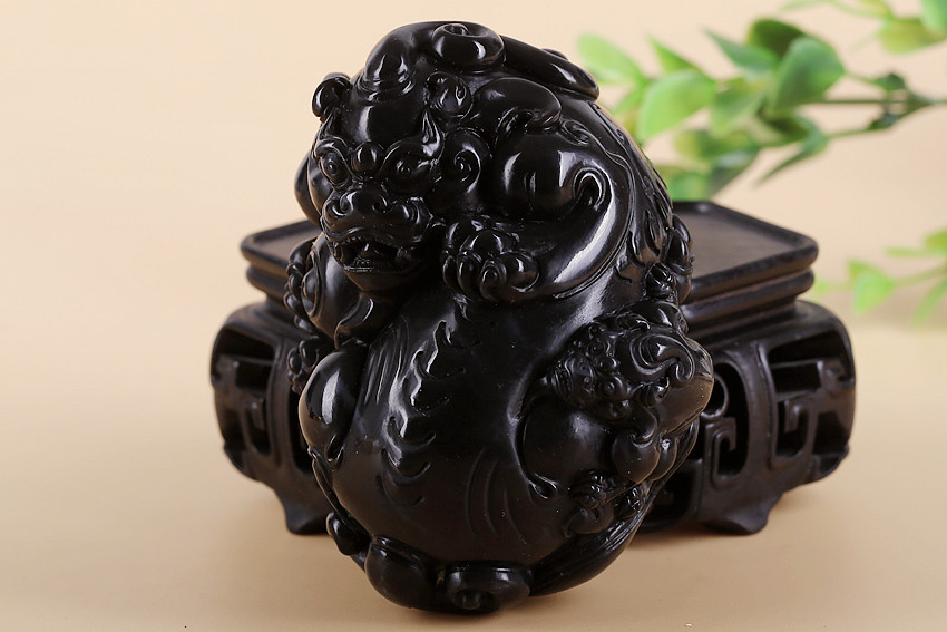 【和田玉籽料】 和田玉墨玉貔貅把件 440克