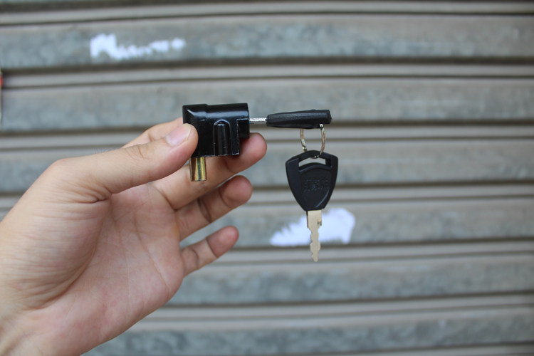 包邮 摩托车车头锁cg125车头锁gs125太子gn150跨骑车车头方向锁_摩托