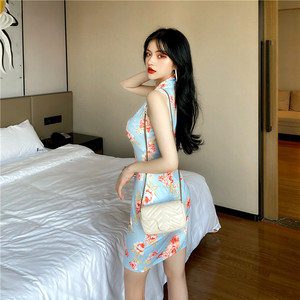 Temperament printed cheongsam dress with slit hem and lace edge