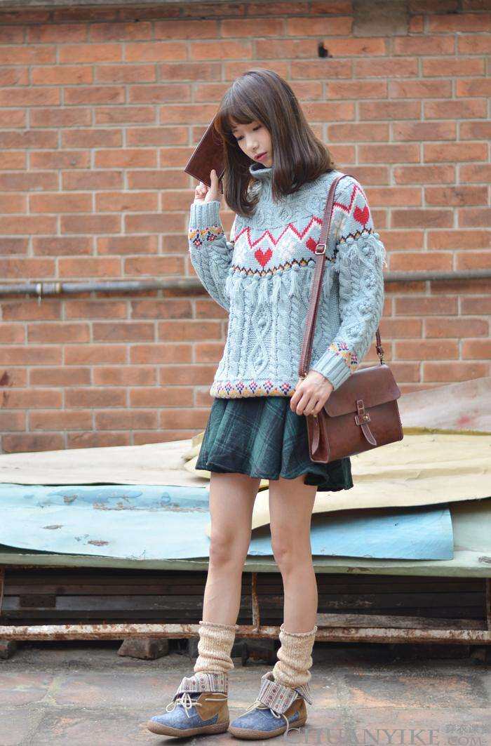 街拍达人们的堆堆袜,完美诠释在冬季沉淀的元气美,休闲美,和复古美!