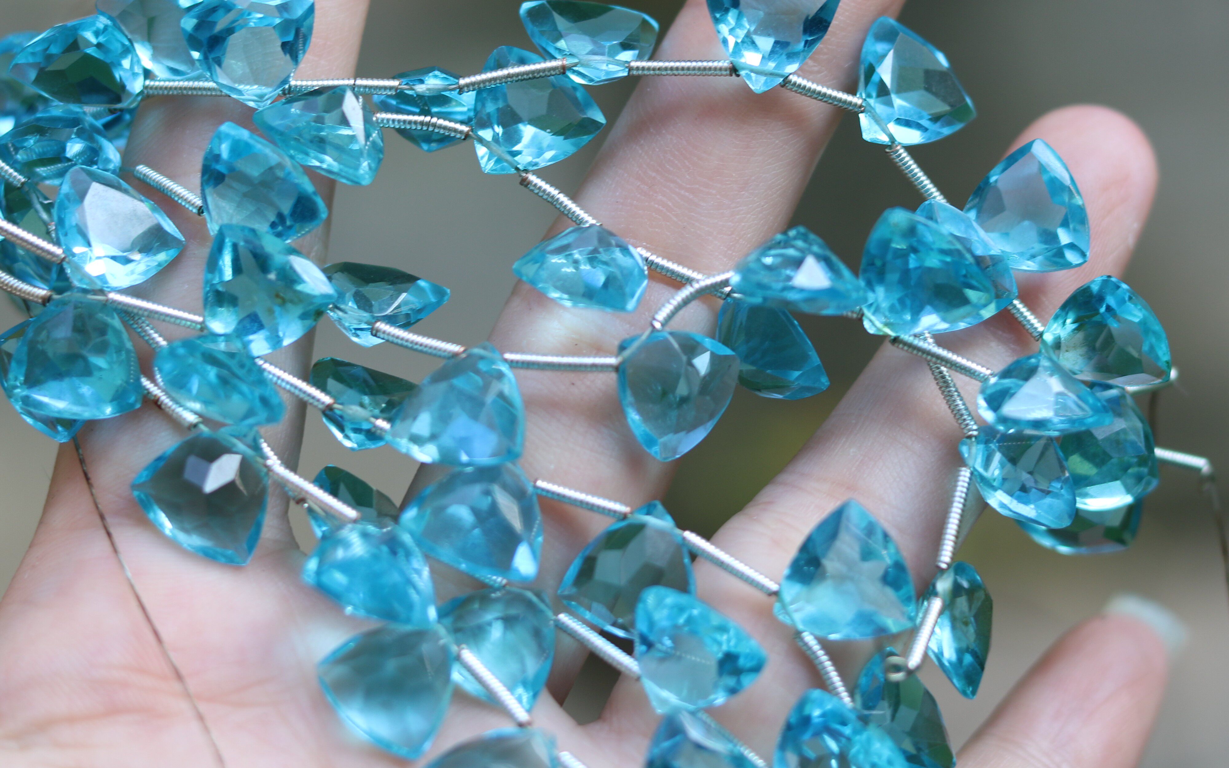 瑞士蓝石英石戒面三角水滴散珠 手工绕线diy吊坠耳环配珠