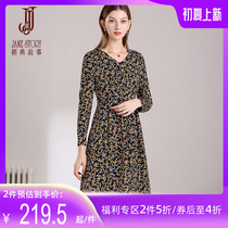 Classic Story 2022 Spring New Fashion V Collar Long Sleeves Long Manic Velvet Dress Temperament Print Dress
