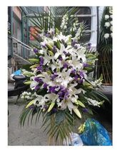 Shanghai flowers in the same city white funeral chrysanthemum flower basket Death funeral memorial service to pay homage to mourning funeral