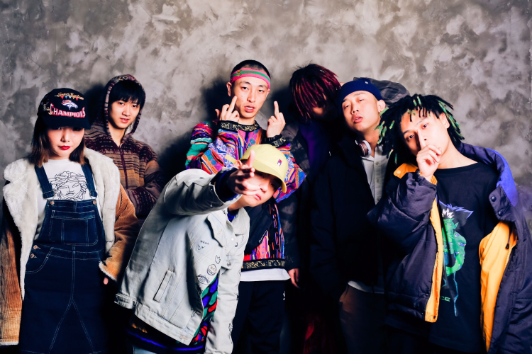 tory,eye,k11等等,都在圈内很有名气,他们陪着gosh一起演绎江湖式的