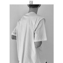 COLN After all the short sleeve T-shirt is the ultimate in summer and its good to wear again and be able to wear anything and nothing to worry about