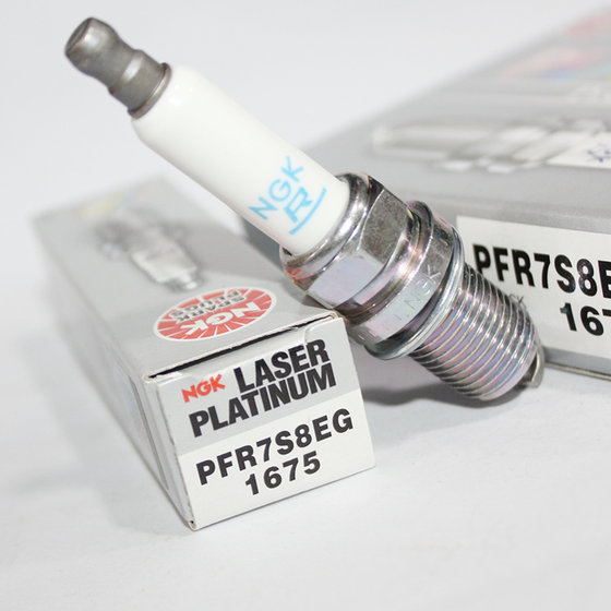 NGK 듀얼 플래티넘 스파크 플러그 1675 PFR7S8EG Magotan Sagitar A4 Tiguan CC Octavia 1.8 2.0t에 적합합니다. NGK 듀얼 플래티넘 스파크 플러그 1675 PFR7S8EG Magotan Sagitar A4 Tiguan CC Octavia 1.8 2.0t에 적합합니다.