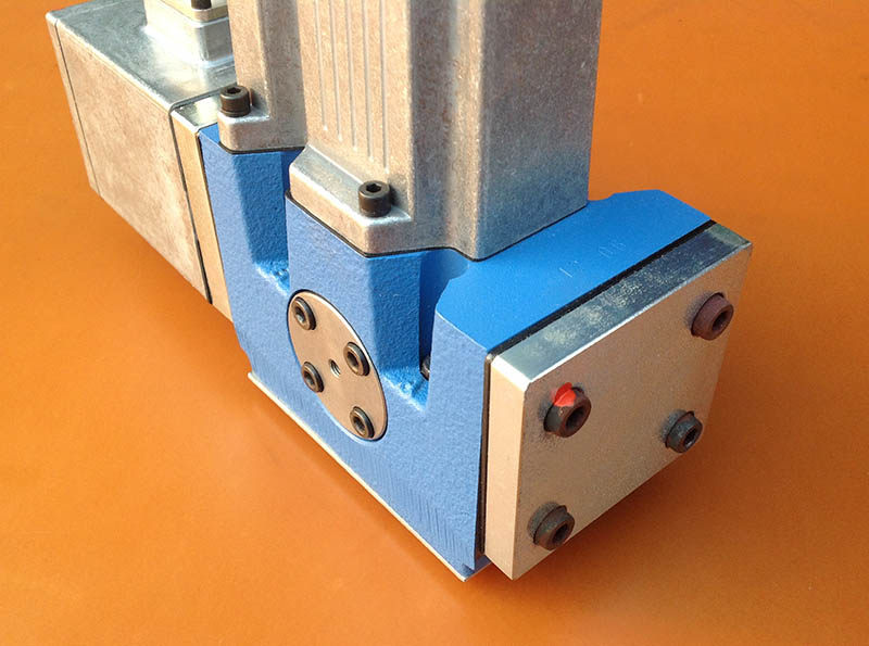 原品moog 穆格 d661-4041 射流管伺服阀销售 维修 专业测试台