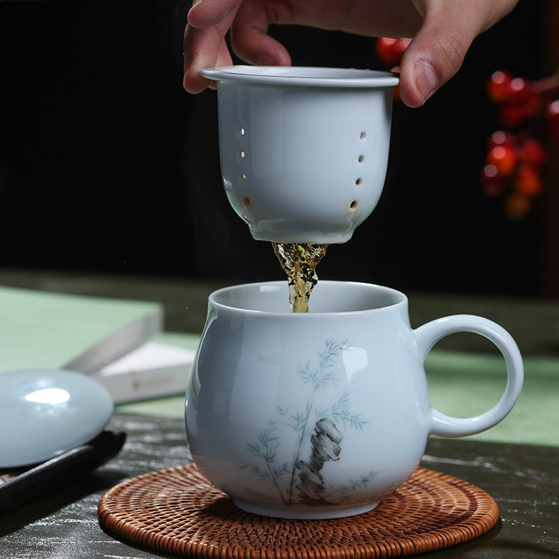 Jade butterfly ceramic filter with cover cup jingdezhen tea cup personal office cup household contracted tea cup