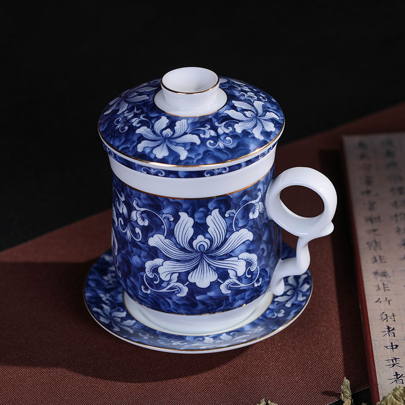 Jingdezhen ceramic cups filter cup with cover home office keller cup meeting of blue and white porcelain cups of tea