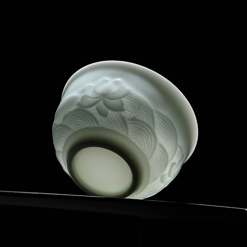 Jade butterfly sample tea cup kung fu jingdezhen ceramic celadon master cup single cup tea cups carved small tea cups