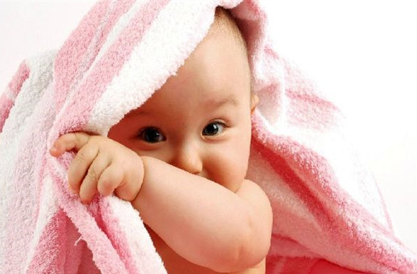 爱打扮(www.idaban.cn)，对抗夏日肌肤问题，宝宝有这些就够了1