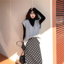  Sandro Moscoloni knitted vest vest two-piece temperament Western style fashion sweater skirt suit female