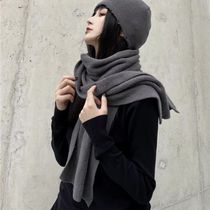 2022 Internet celebrity womens new atmosphere black scarf autumn and winter Korean version of high-end knitted scarf students all-match