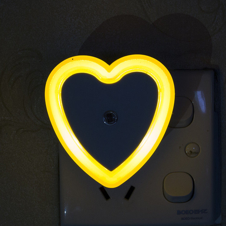 卡通创意节能led小夜灯光控带开关插电卧室夜光灯婴儿喂奶起夜灯