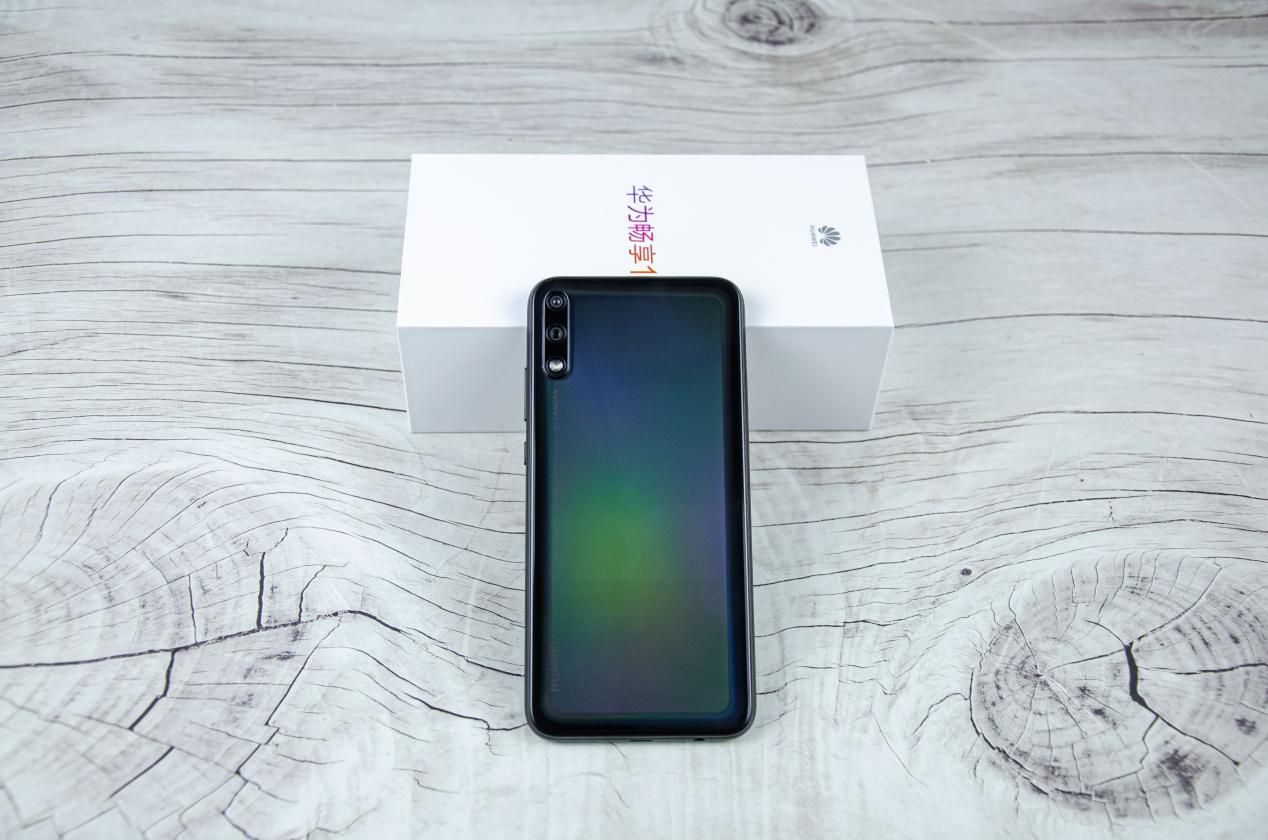 华为畅享10体验:千元堆料王名不虚传