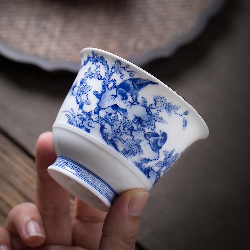 Ceramic craft master cup single CPU personal cup hand - made jingdezhen blue and white flower on kung fu tea cups sample tea cup tea sets