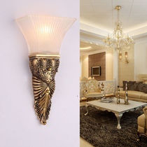 European-style retro wall lamp Bedside bedroom resin lamp Living room TV background wall creative aisle American lamp decoration