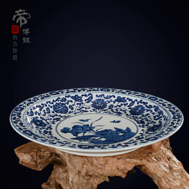 Jingdezhen ceramic decoration plate sit plate hanging dish hand - made archaize porcelain crafts are blue and white lotus lotus pond moonlight